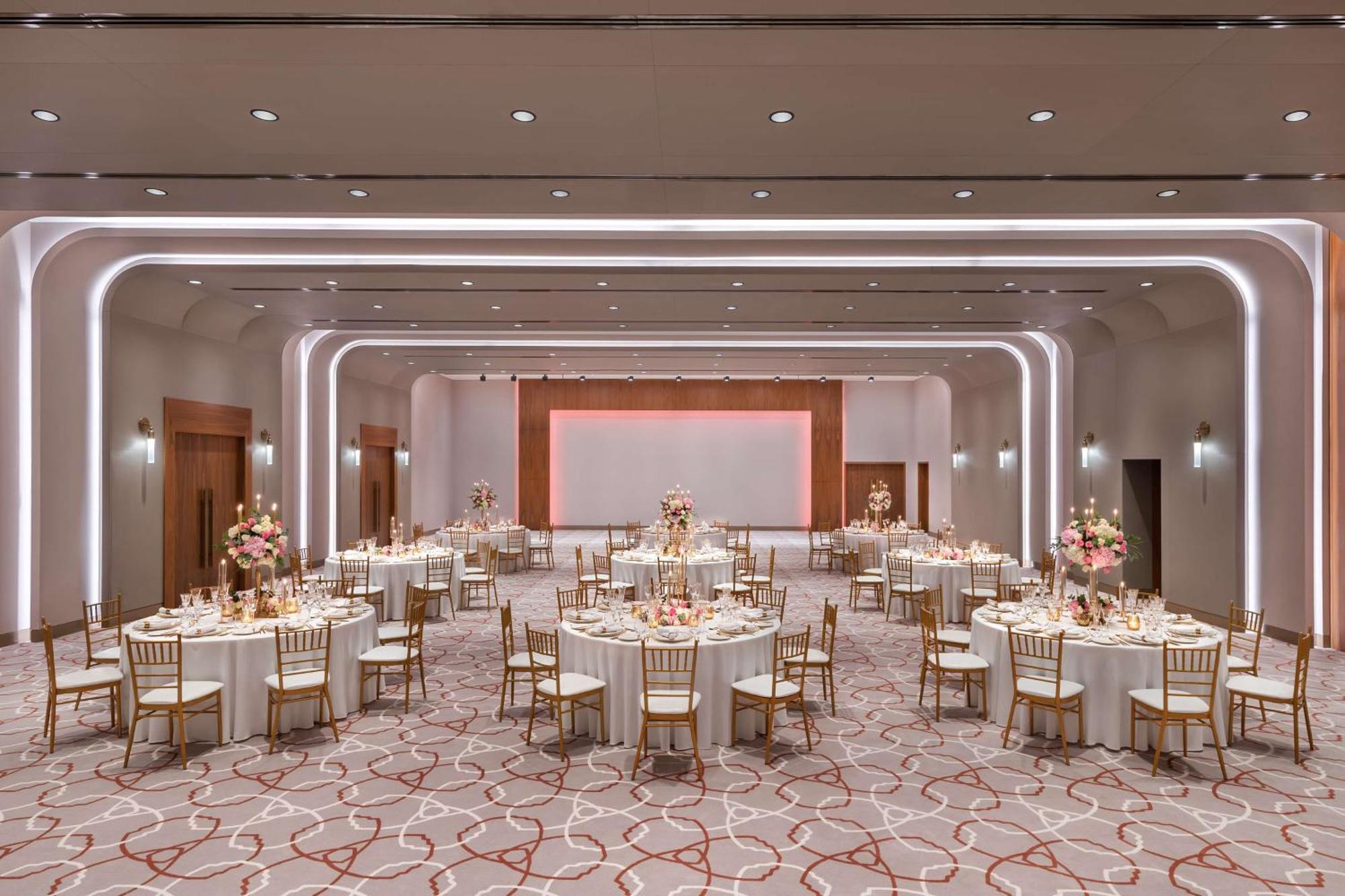 Hotel The Wb Abu Dhabi, Curio Collection By Hilton Exterior foto The ballroom