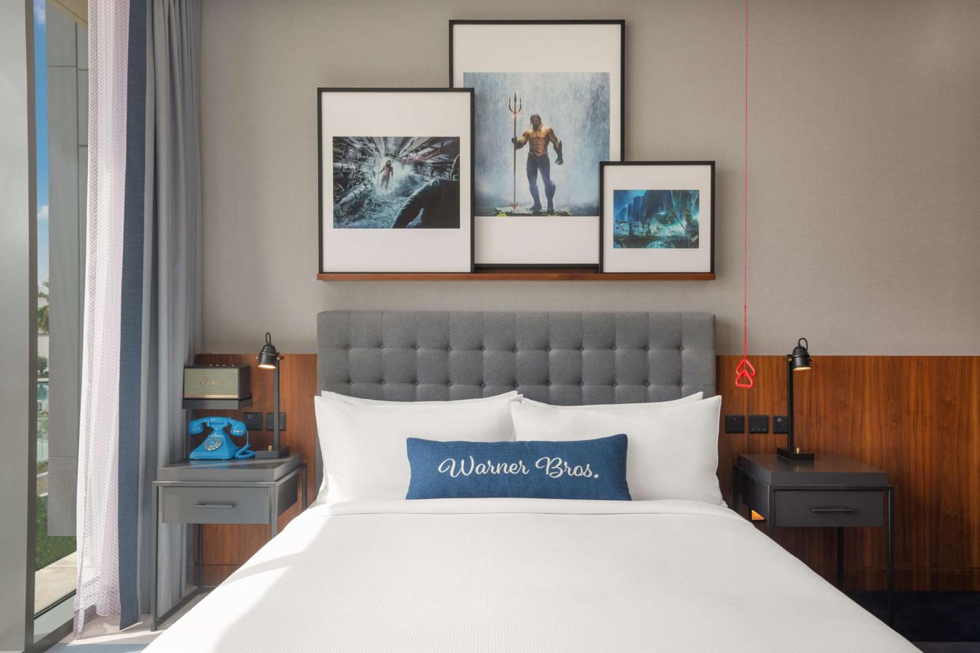 Hotel The Wb Abu Dhabi, Curio Collection By Hilton Exterior foto A guest room at the West Hollywood Hotel