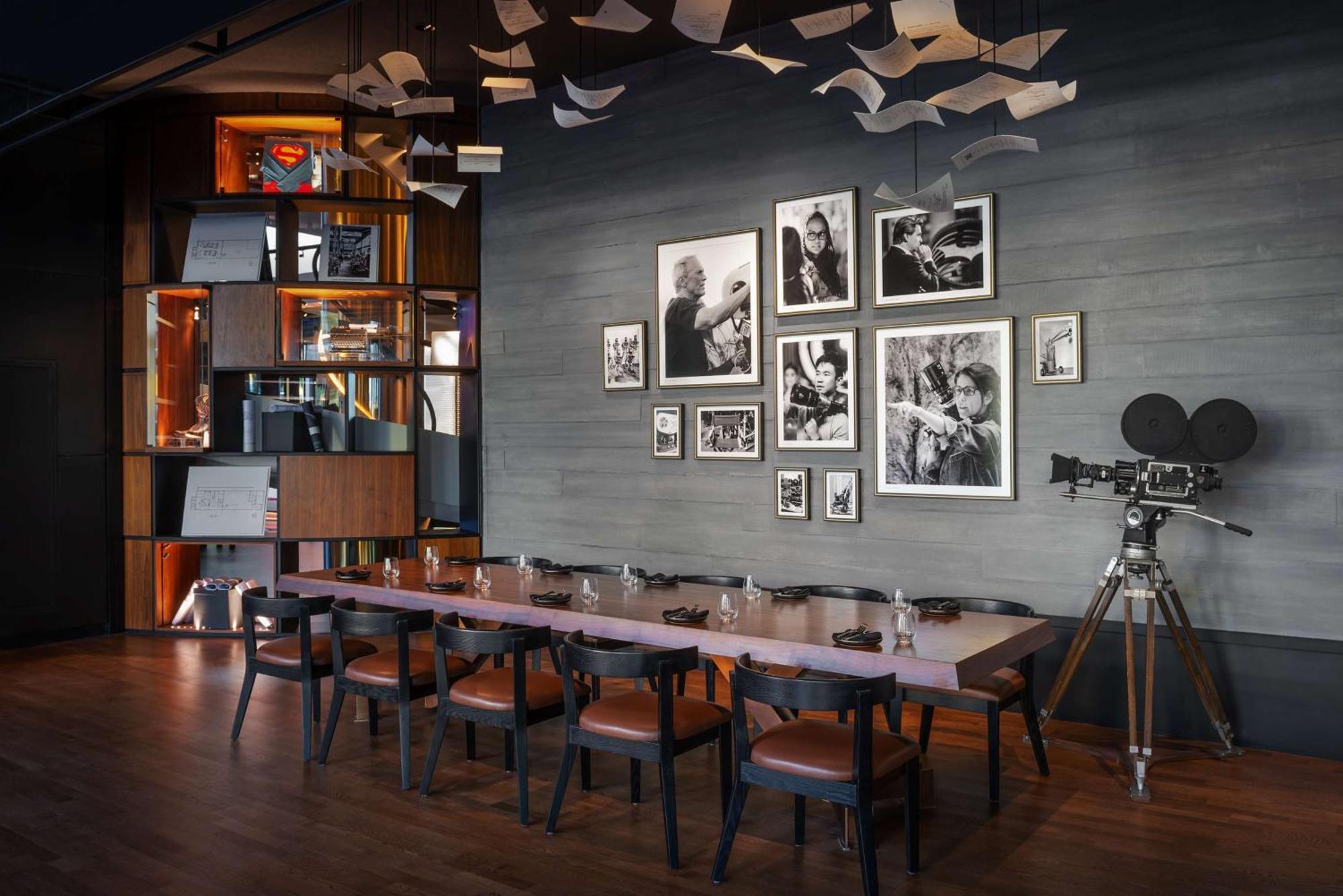 Hotel The Wb Abu Dhabi, Curio Collection By Hilton Exterior foto The interior of the restaurant
