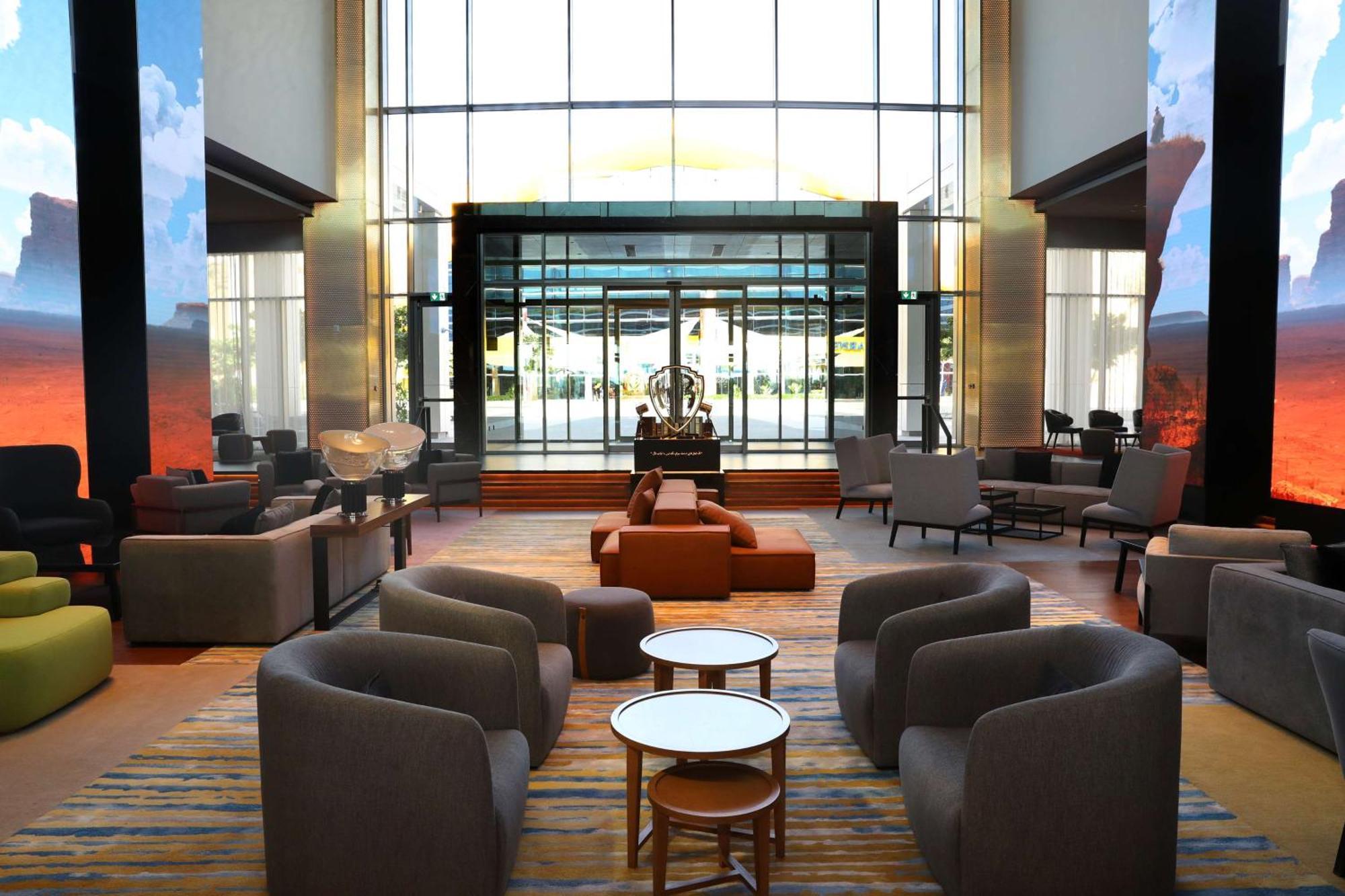 Hotel The Wb Abu Dhabi, Curio Collection By Hilton Exterior foto The lobby of the hotel